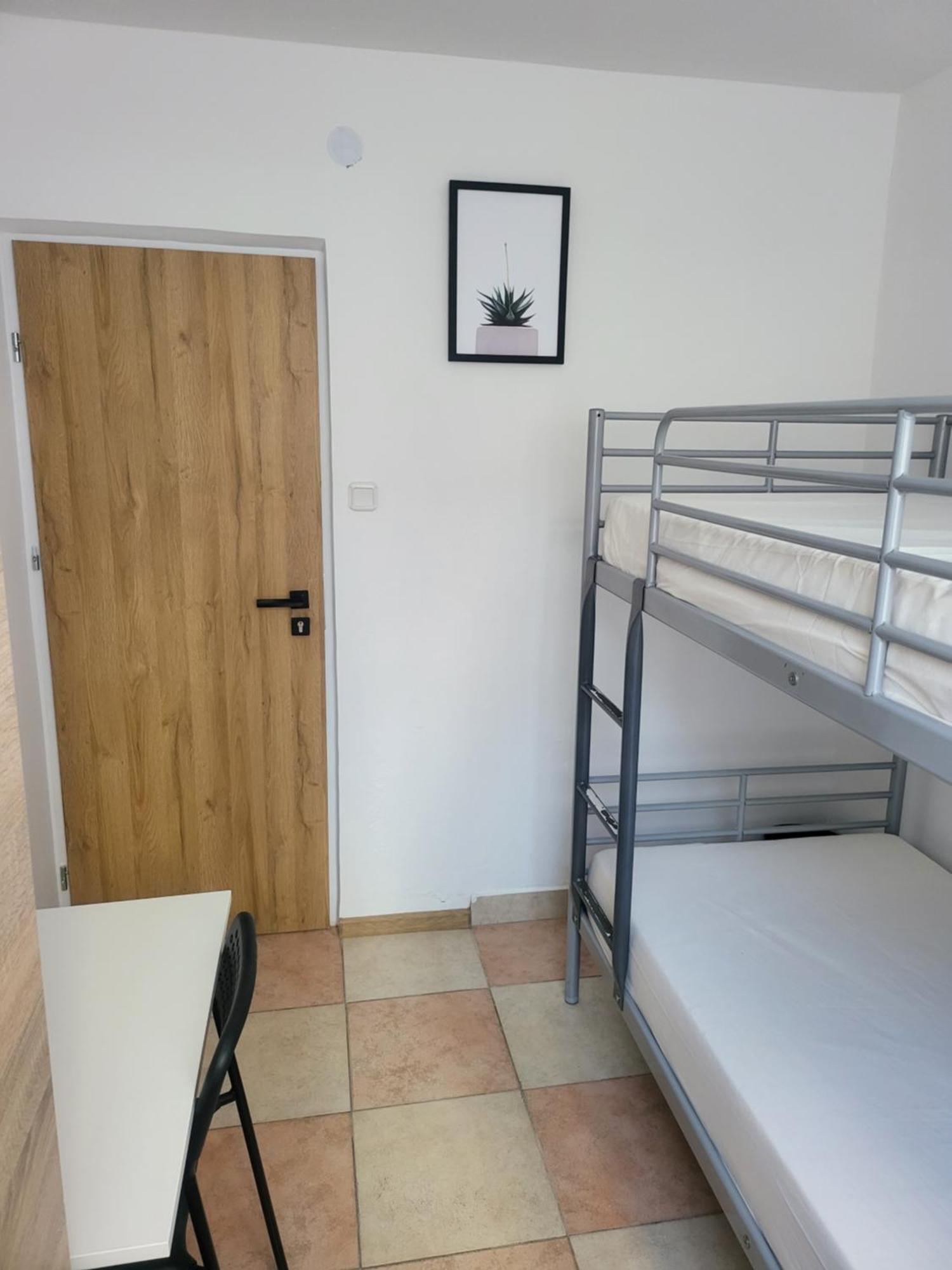 Rooms4Rest Popularna - Private Rooms For Tourists - Atr Consulting Sp, Z O,O, Warszawa Eksteriør billede