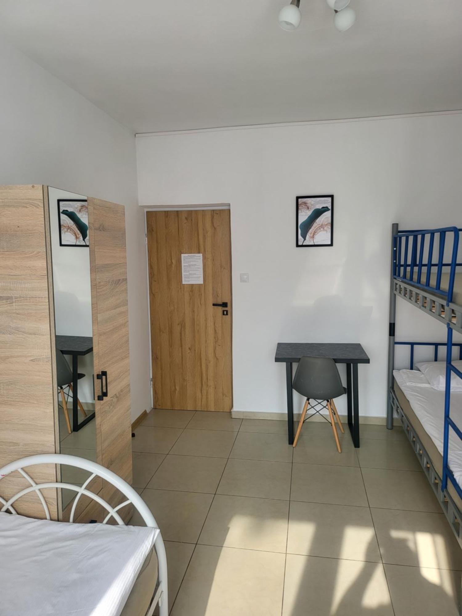 Rooms4Rest Popularna - Private Rooms For Tourists - Atr Consulting Sp, Z O,O, Warszawa Eksteriør billede