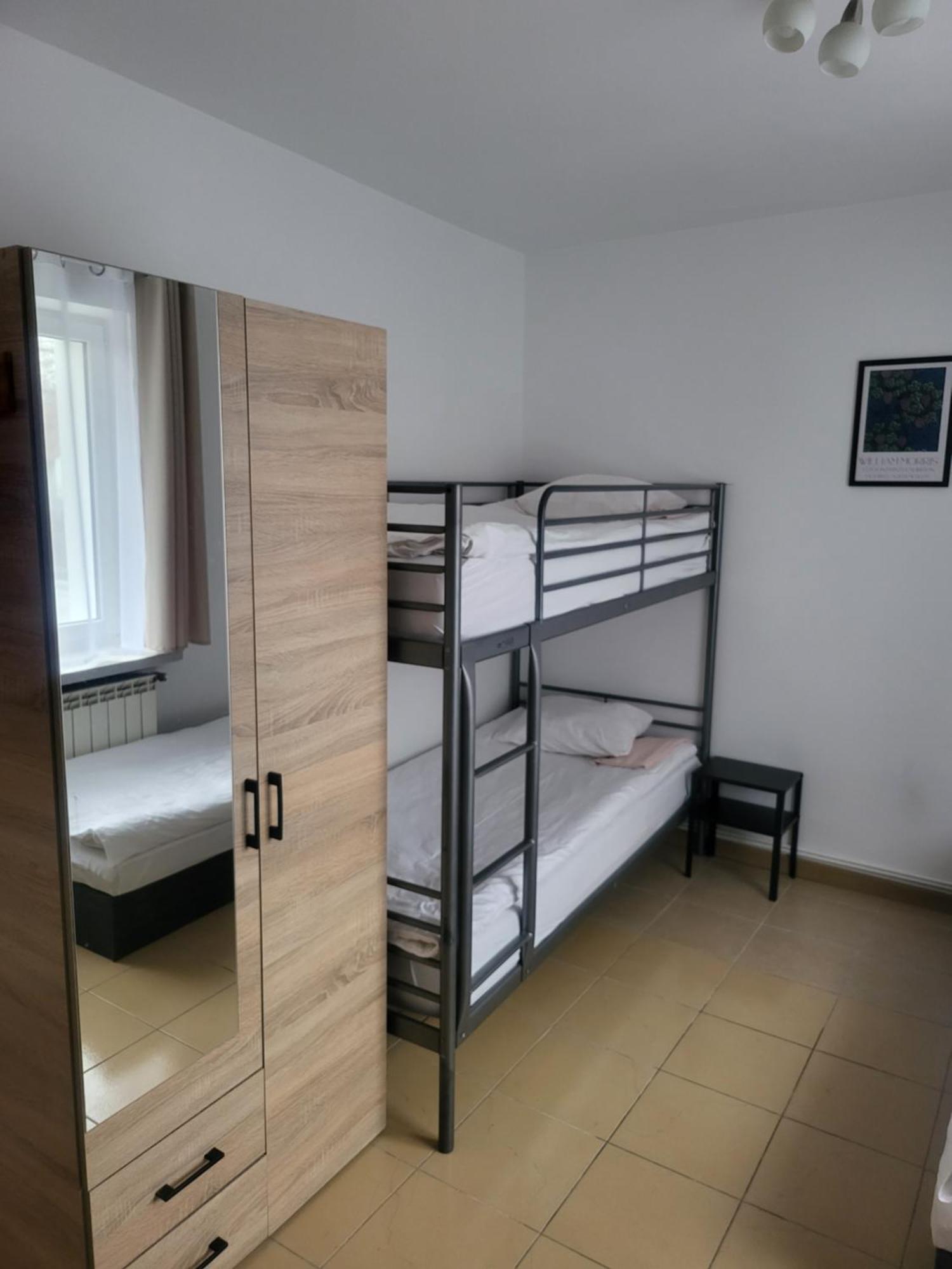 Rooms4Rest Popularna - Private Rooms For Tourists - Atr Consulting Sp, Z O,O, Warszawa Eksteriør billede