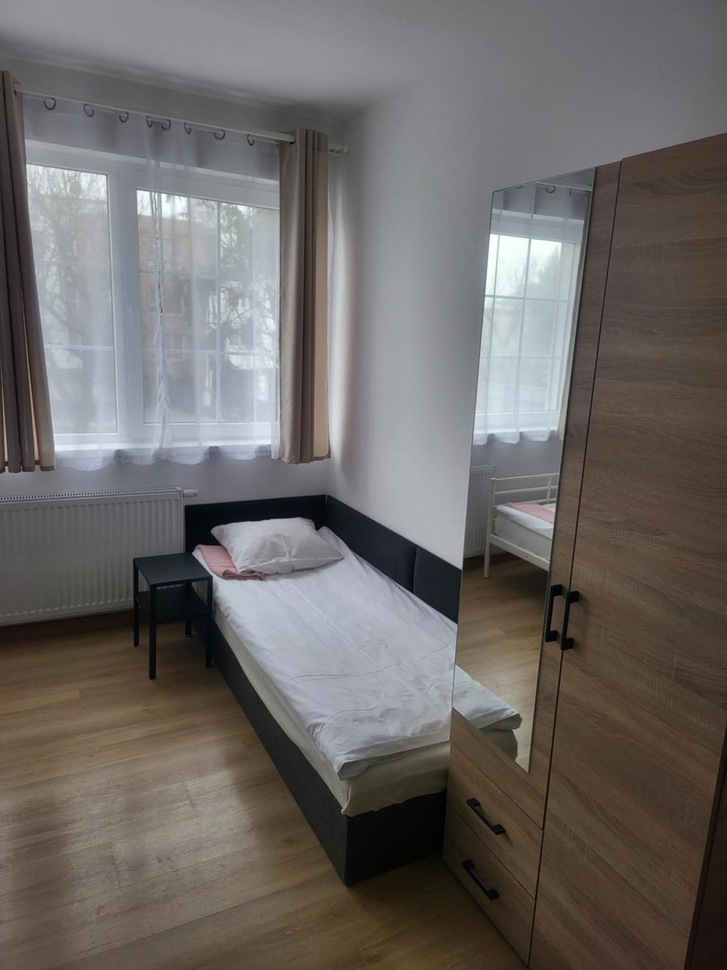 Rooms4Rest Popularna - Private Rooms For Tourists - Atr Consulting Sp, Z O,O, Warszawa Eksteriør billede